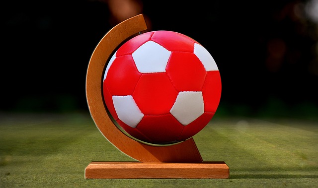 格拉利什赛后泡吧寻乐 瓜帅：我无权管球员私生活.